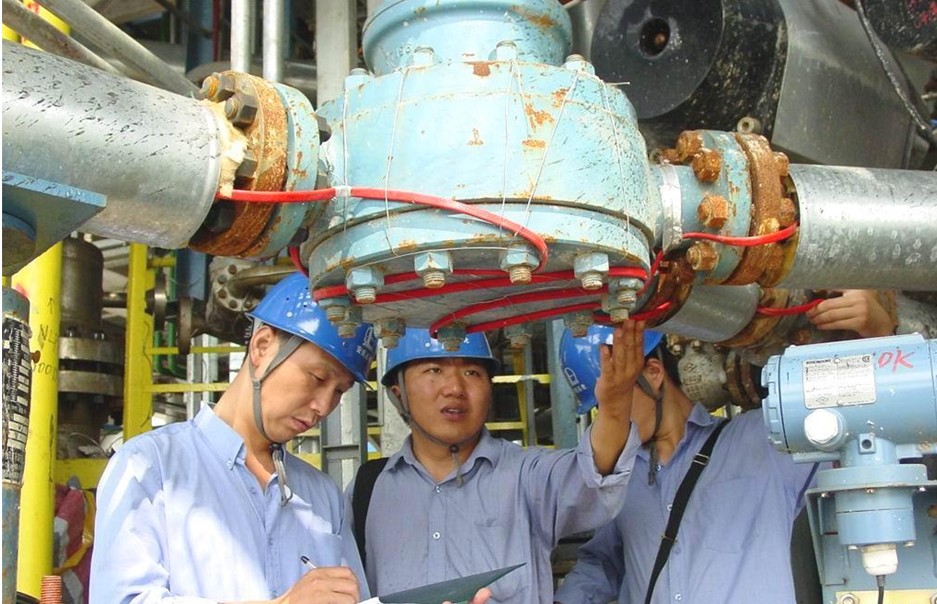 冬季儀表電伴熱帶防凍系統(tǒng)保溫措施需加強(圖1) 冬季儀表防凍電伴熱系統(tǒng)需做好保溫工作