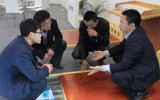 安邦集團參加中國（北京）國際供熱通風空調(diào)、衛(wèi)生潔具及城建設備與技術(shù)展會現(xiàn)場(圖8)